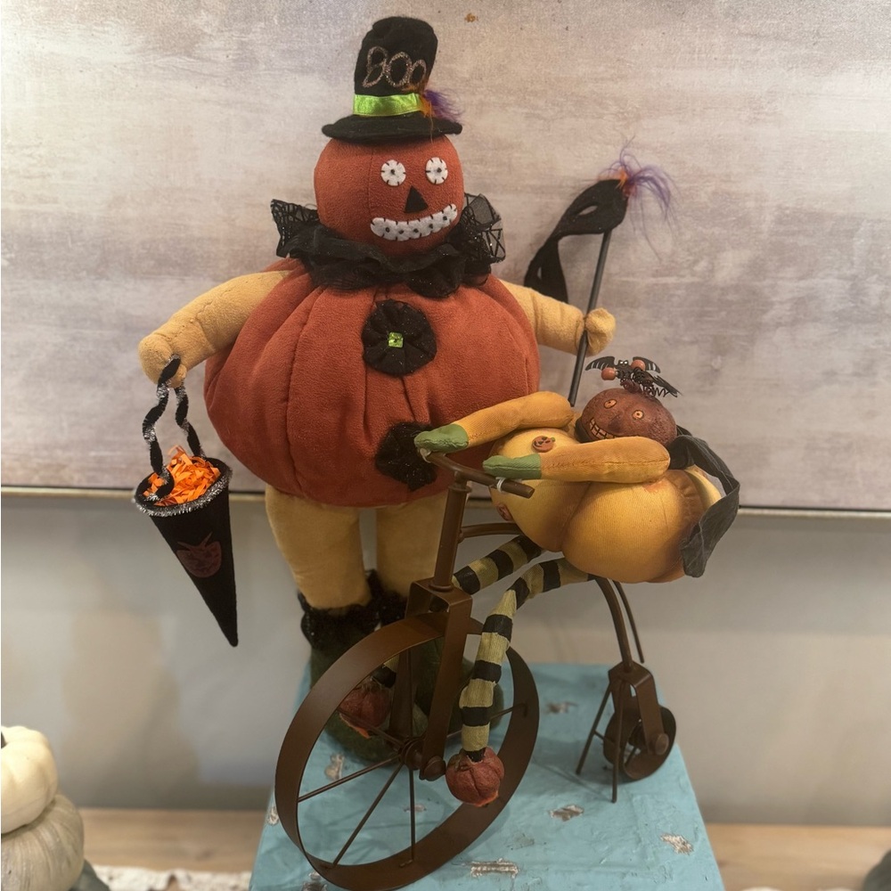 🎃Halloween Decor🎃 Includes a Pumpkin Doll on Bicycle and a standing Pumpkin Man